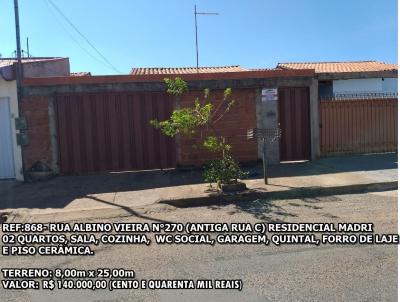 Casa para Venda, em Araguari, bairro RESIDENCIAL MADRI, 2 dormitórios, 1 vaga